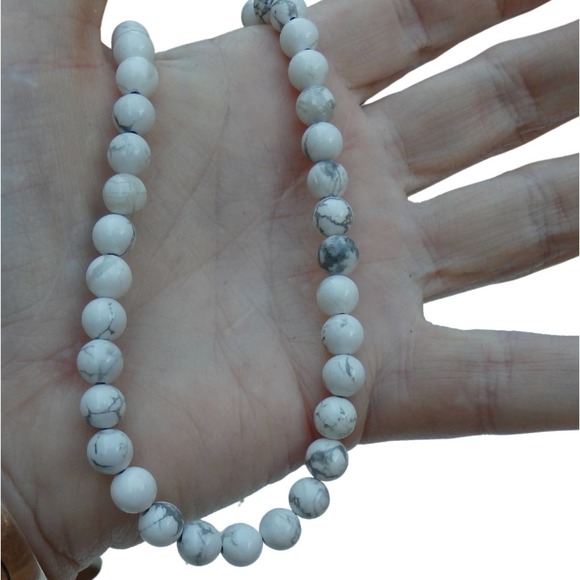 White Howlite Beaded Necklace 3064 - Picture 4 of 5